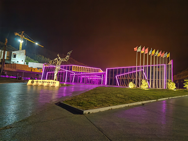 城市亮化是现代城市建设的重要组成部分,它不仅可以美化城市的夜景,还能提升城市的整体形象。随着科技的不断进步,城市亮化也得到了更多的关注和创新。本文将介绍一些关于城市亮化的创意和技术,帮助读者了解城市亮化的重要性以及如何进行民乐城市亮化的规划和实施。 城市亮化是现代城市建设的重要组成部分,它不仅可以美化城市的夜景,还能提升城市的整体形象。随着科技的不断进步,城市亮化也得到了更多的关注和创新。本文将介绍一些关于城市亮化的创意和技术,帮助读者了解民乐城市亮化的重要性以及如何进行民乐城市亮化的规划和实施。