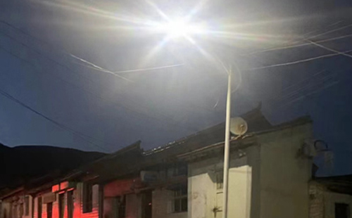 农村院子里最适合的民乐太阳能路灯亮度与安装要点