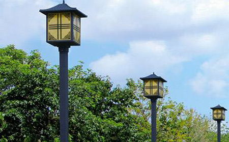 太阳能民乐庭院灯怎么选亮度与续航更耐用
